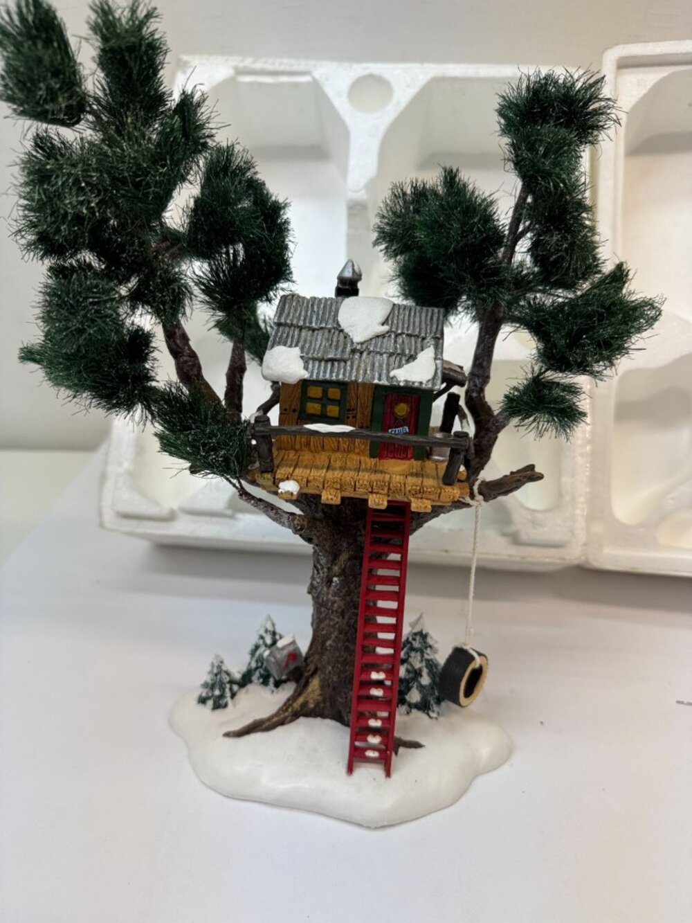 Dept 56 Treetop Tree House- Snow Village Series-boxed